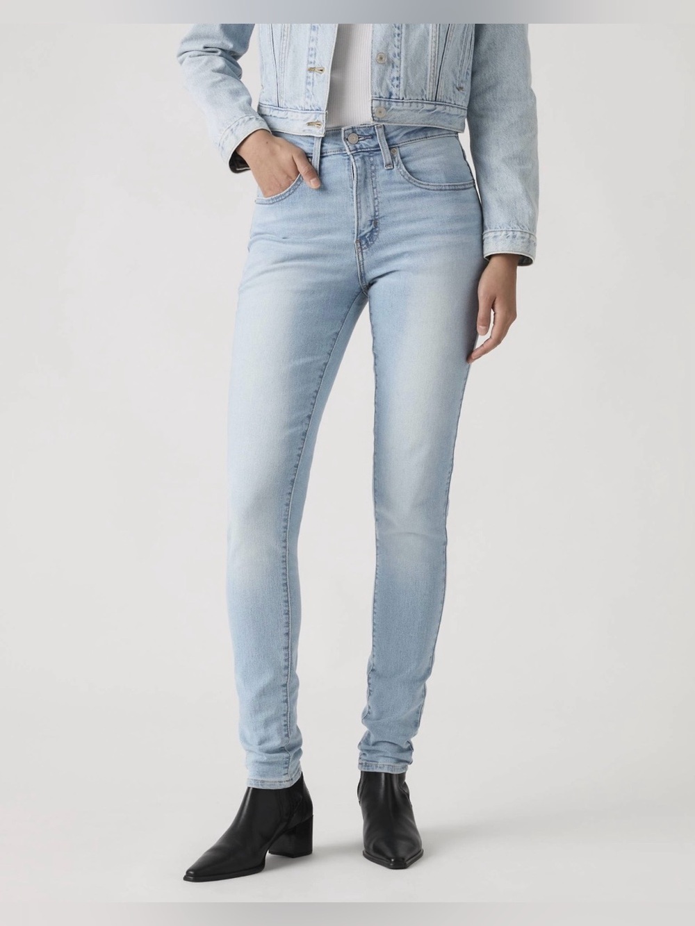 Levi’s|721 High rise skinny jeans light wash,classic fit•size 30 closet staple